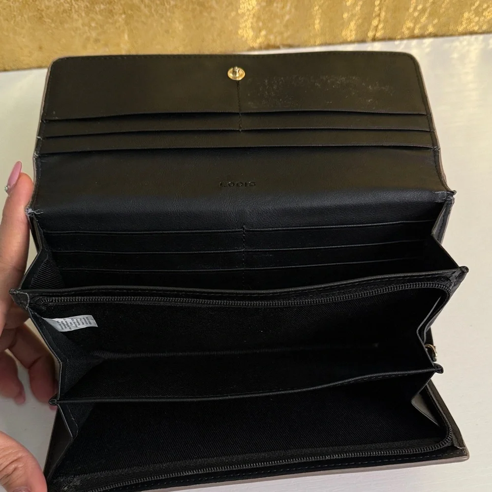 Lodis Magenta Genuine Leather Bifold snap closing Clutch Wallet